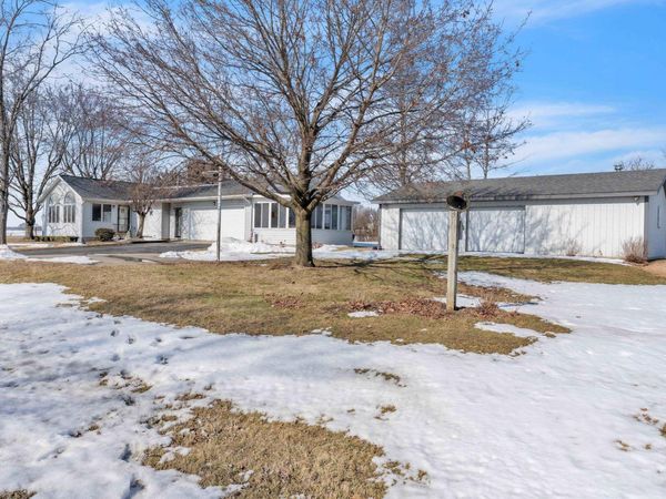 10261 E 100S Road, Avilla, IN 46710