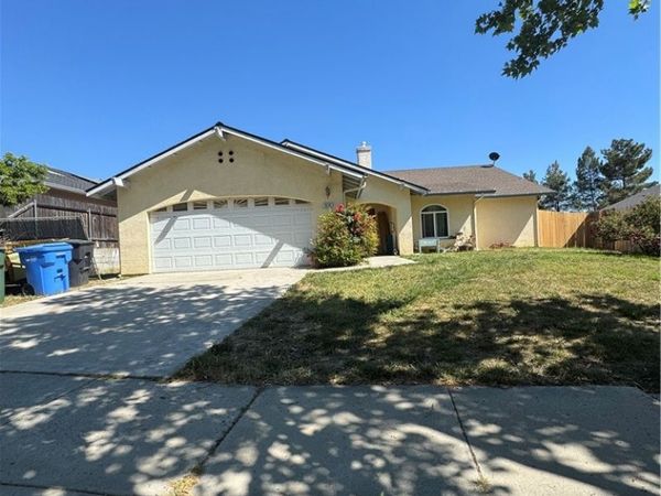 1035 Pioneer Trail , Paso Robles, CA 93446