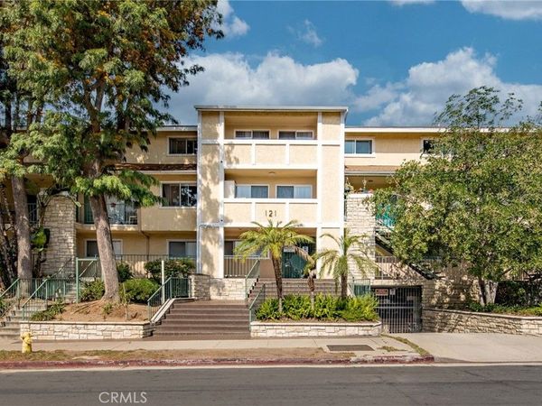 121 Sinclair Avenue, Unit 206, Glendale, CA 91206