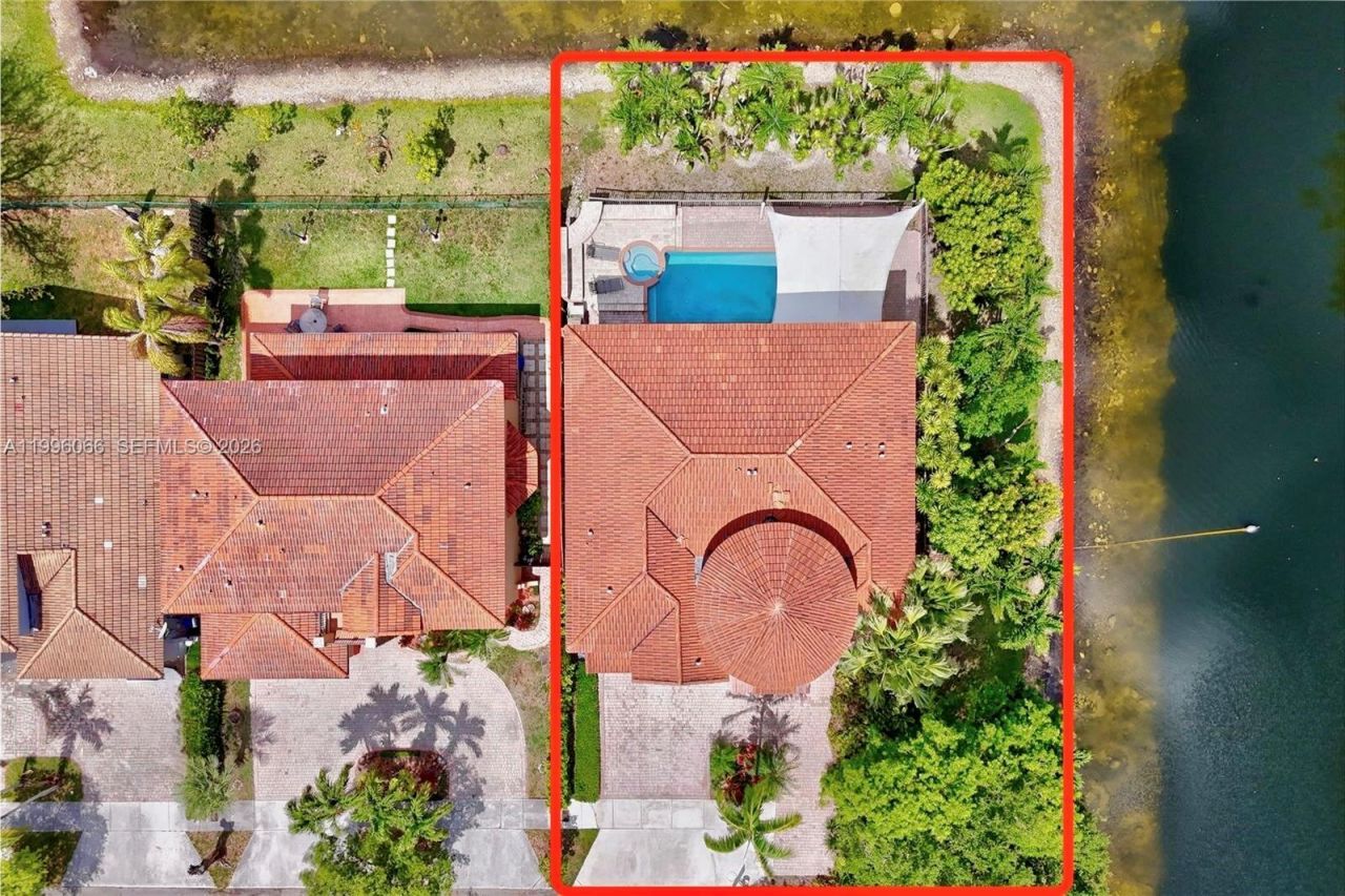 6502 SW 162nd Ct , Miami, FL 33193 Photo