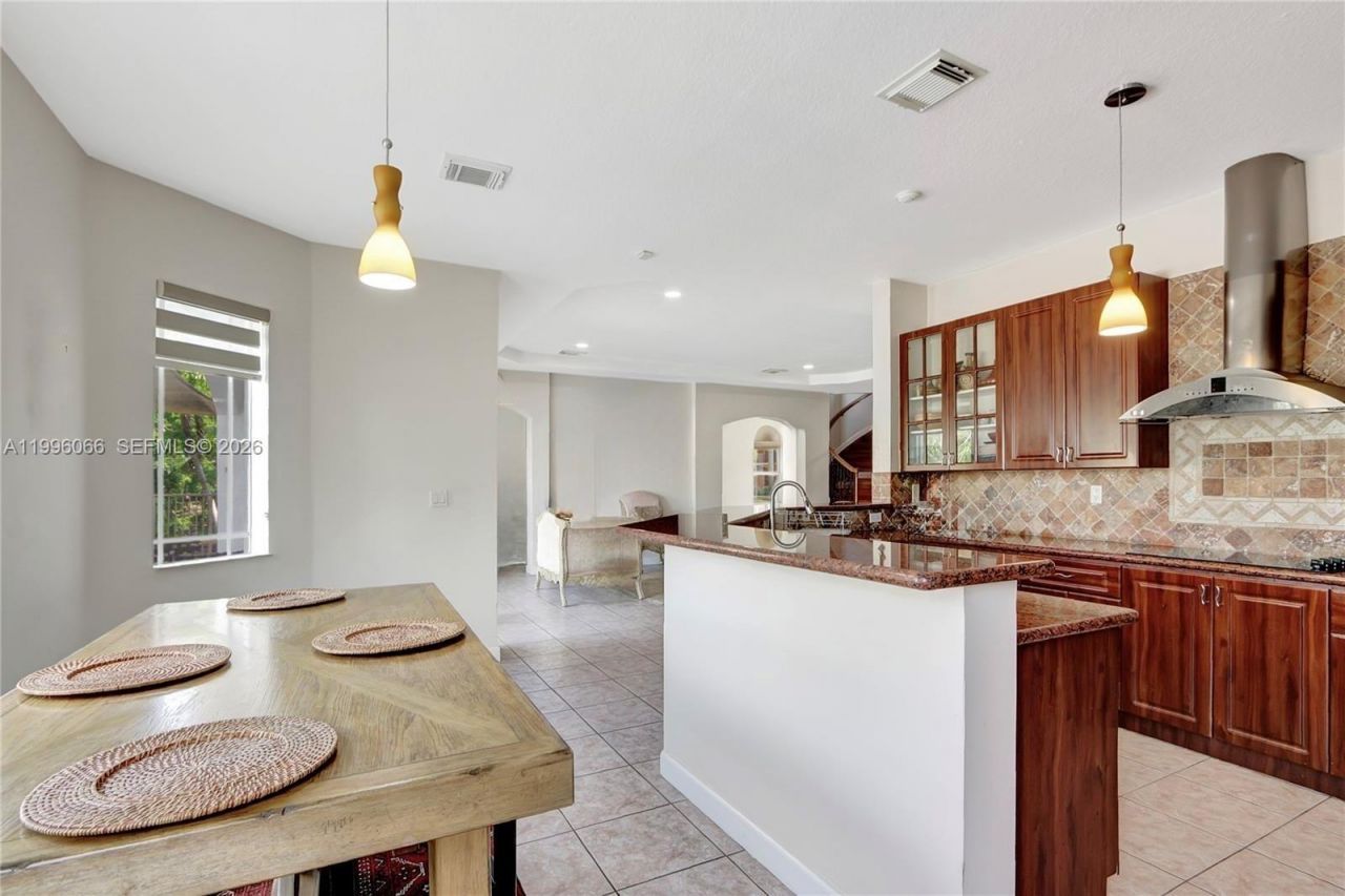 6502 SW 162nd Ct , Miami, FL 33193 Photo