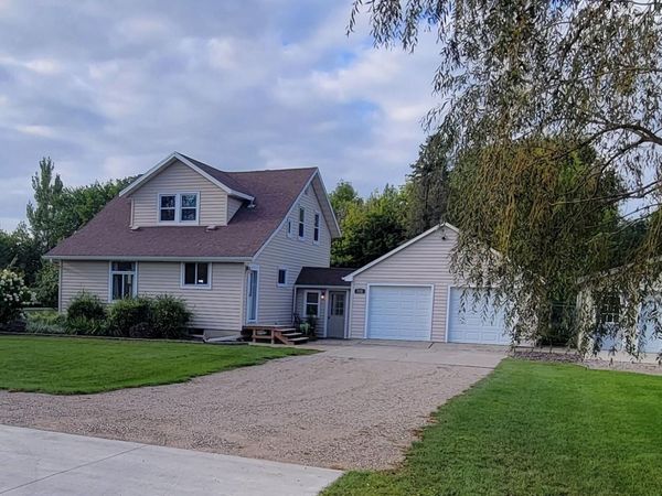 551 Wall Avenue , Horace, ND 58047