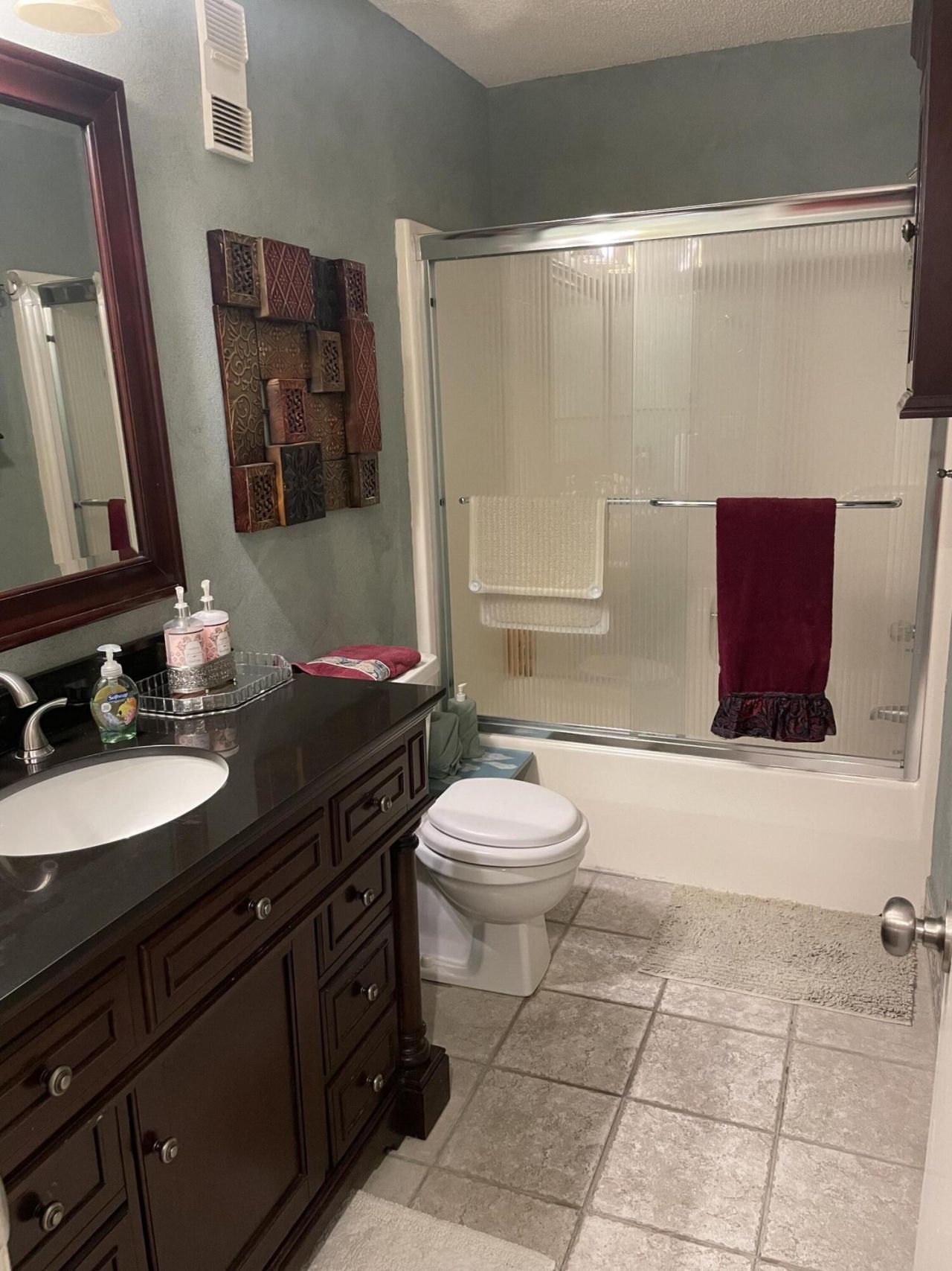 250 Maison Drive Photo 8