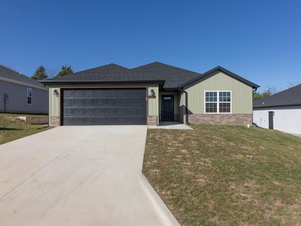 718 Swiss Road, Marshfield, MO 65706