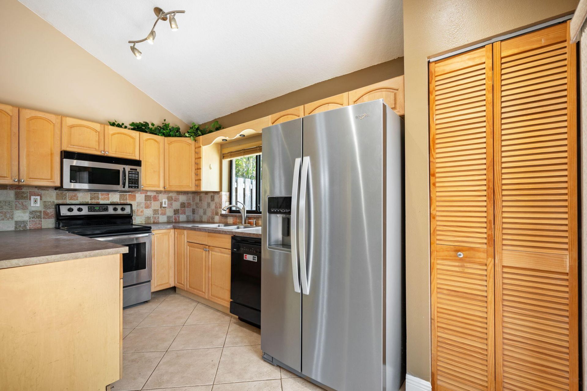 620 Commodore Drive, Plantation, FL 33325 Photo