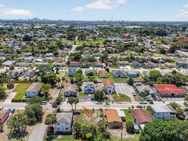 1204 W 35th Street, Riviera Beach, FL 33404