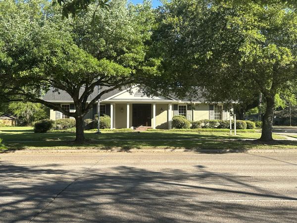 814 W Pine St., Hattiesburg, MS 39401