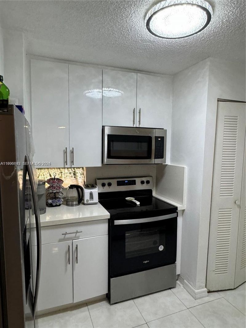 8664 SW 3rd St, Unit 101, Pembroke Pines, FL 33025 Photo