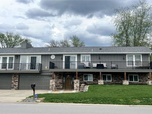 8 Guyenne Drive , Lake St Louis, MO 63367