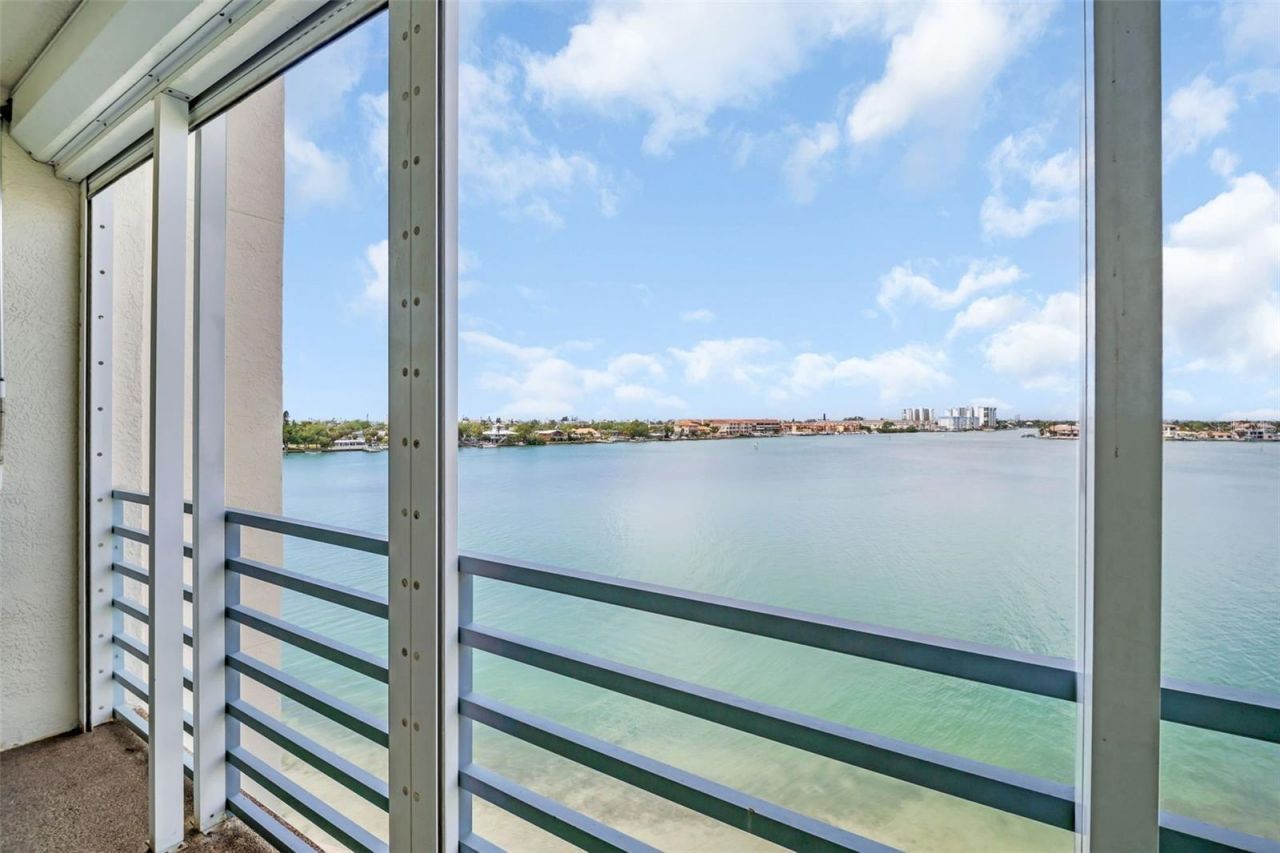 7932 Sailboat Key Boulevard S, Unit 402, South Pasadena, FL 33707 Photo