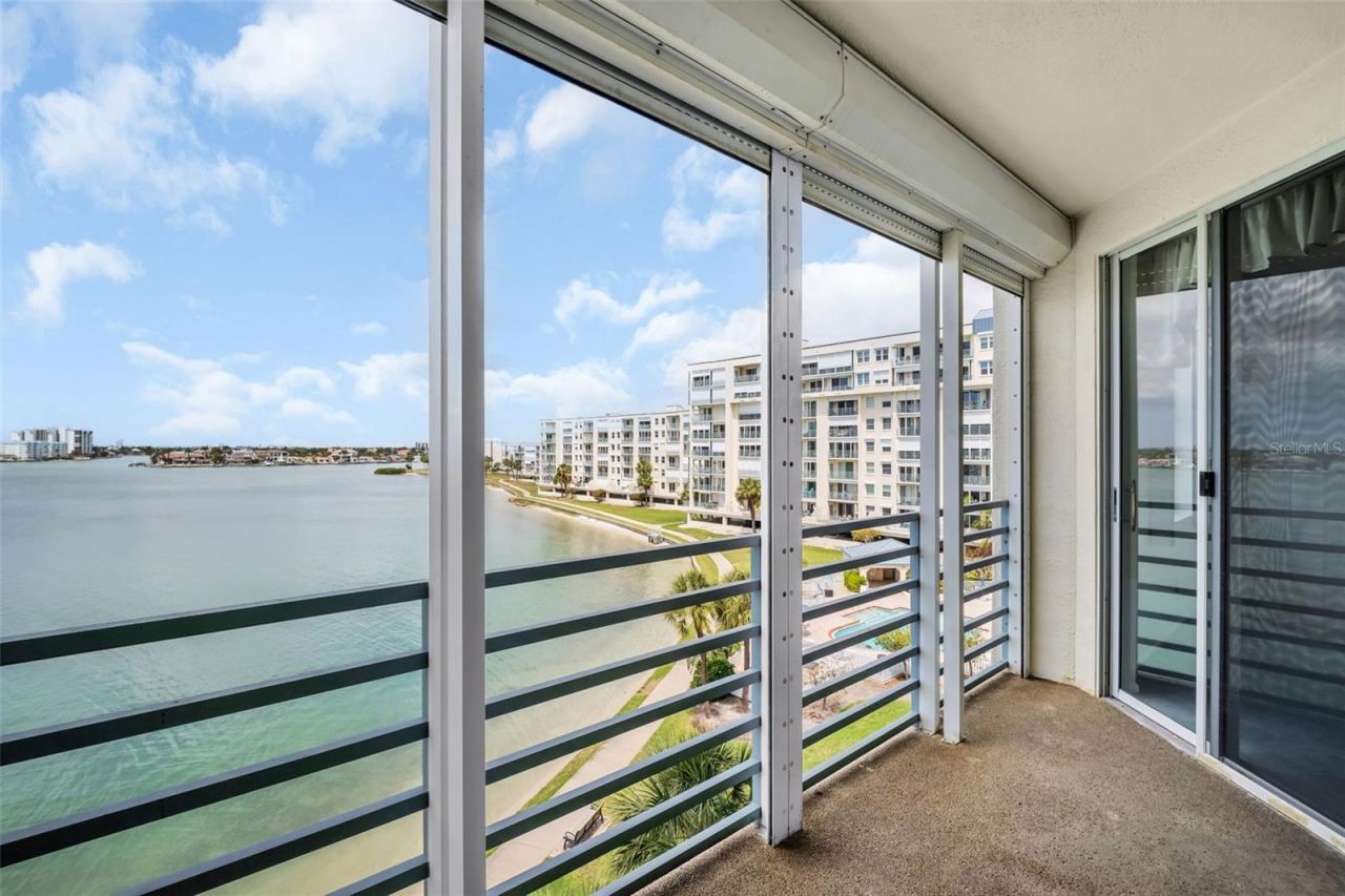 7932 Sailboat Key Boulevard S, Unit 402, South Pasadena, FL 33707 Photo