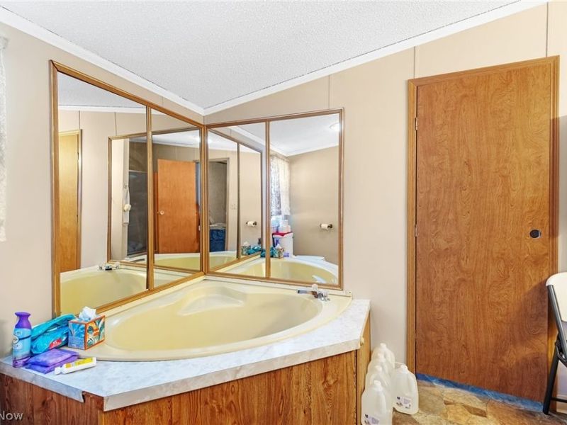 227 C Street SW, Navarre, OH 44662 Photo 16