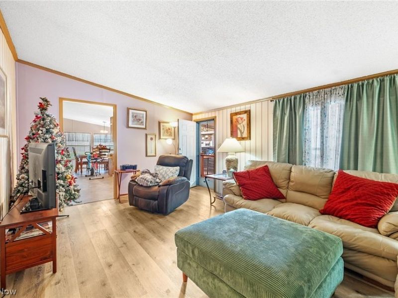 227 C Street SW, Navarre, OH 44662 Photo 2