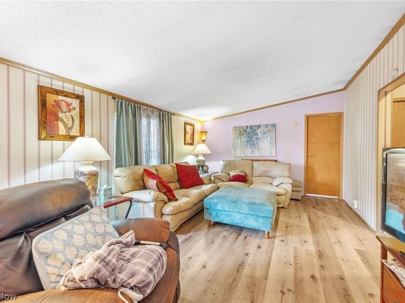 227 C Street SW, Navarre, OH 44662 Photo 4