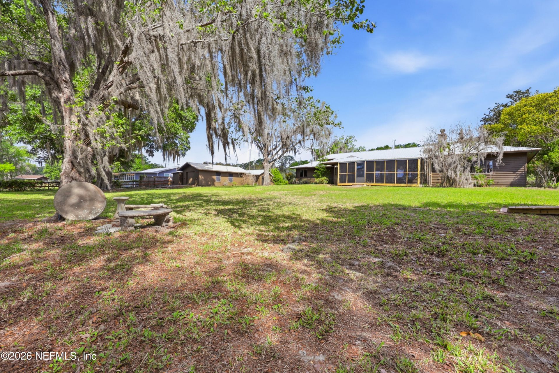 125 Twin Lake Grove Drive, Interlachen, FL 32148 Photo