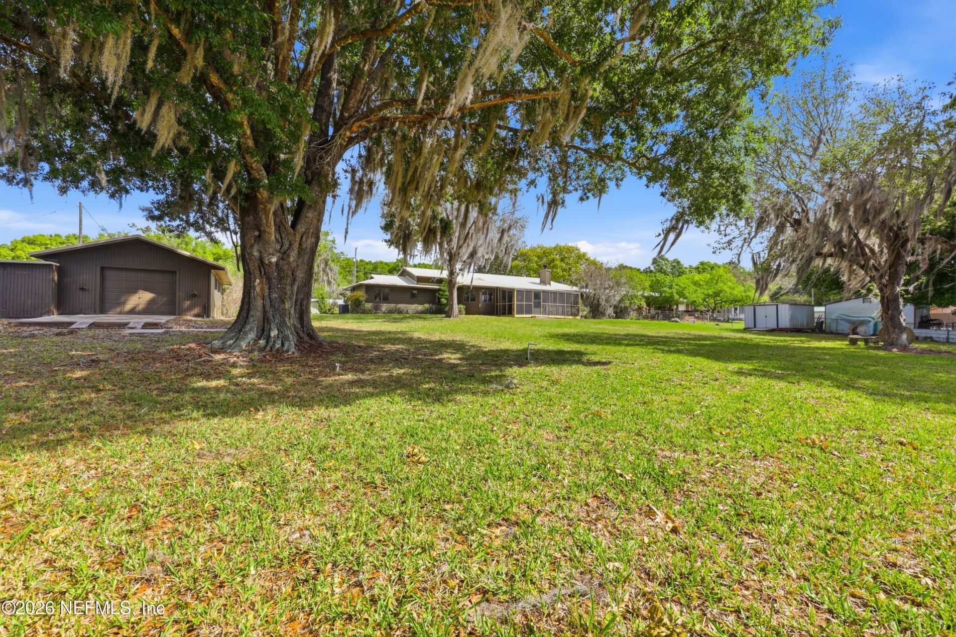 125 Twin Lake Grove Drive, Interlachen, FL 32148 Photo