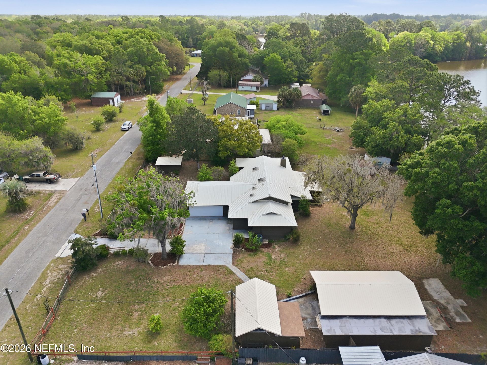 125 Twin Lake Grove Drive, Interlachen, FL 32148 Photo