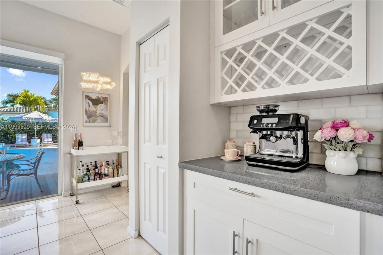 6928 NW 33rd St, Margate, FL 33063 Photo