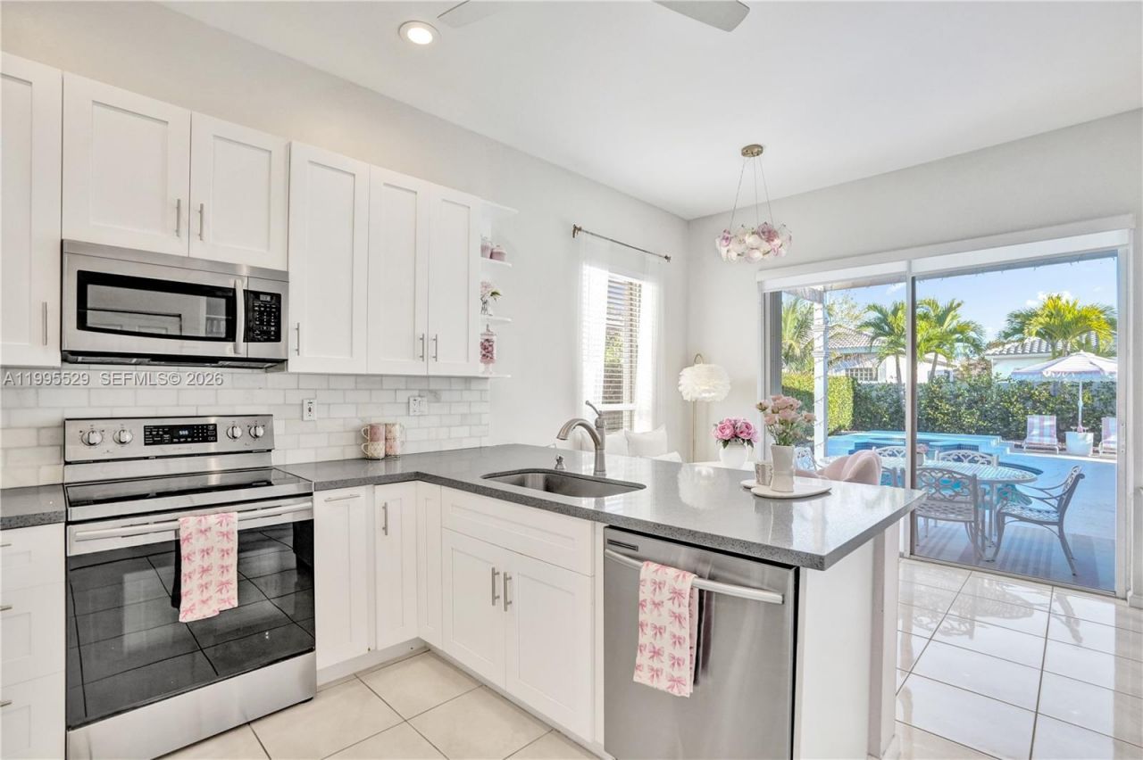 6928 NW 33rd St, Margate, FL 33063 Photo