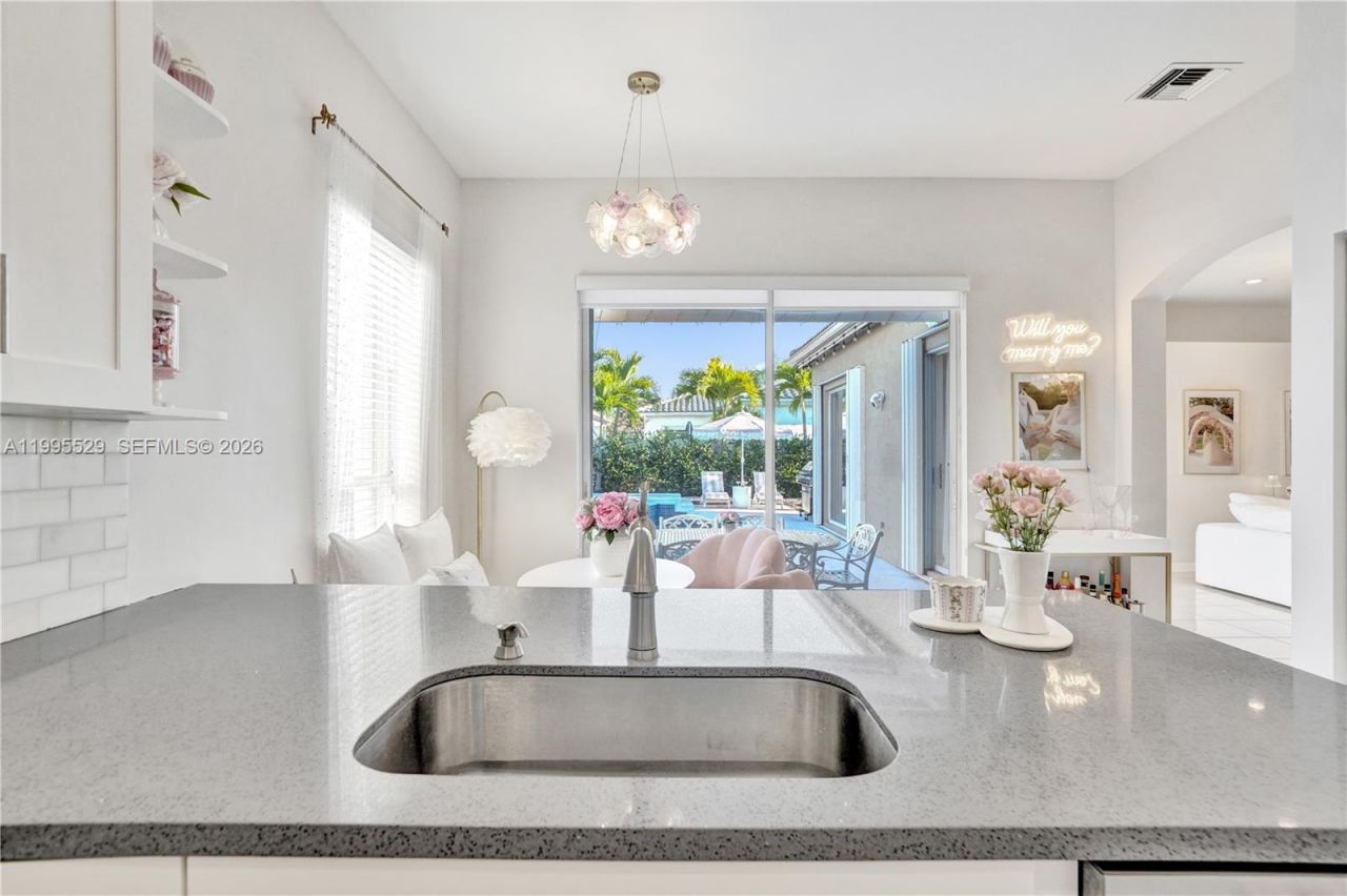 6928 NW 33rd St, Margate, FL 33063 Photo