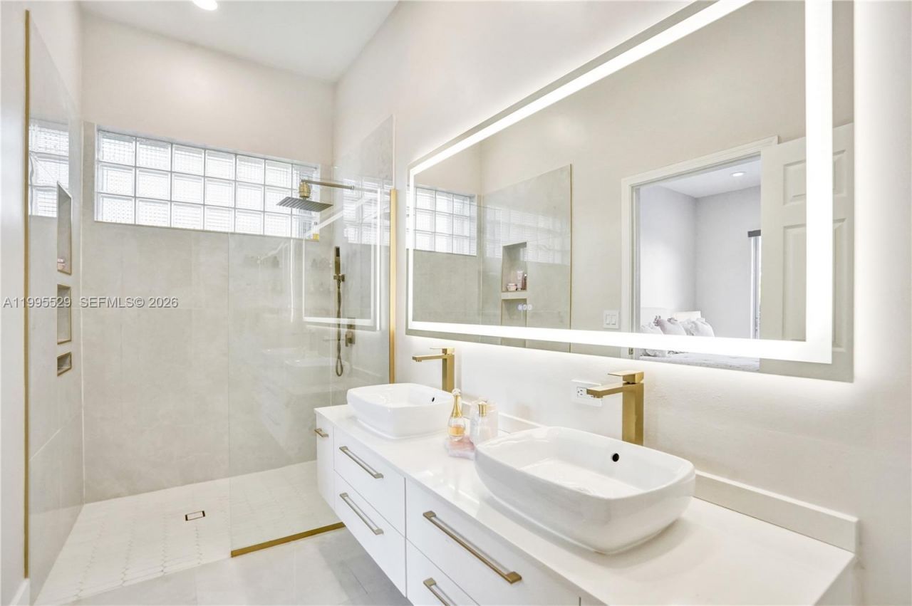 6928 NW 33rd St, Margate, FL 33063 Photo