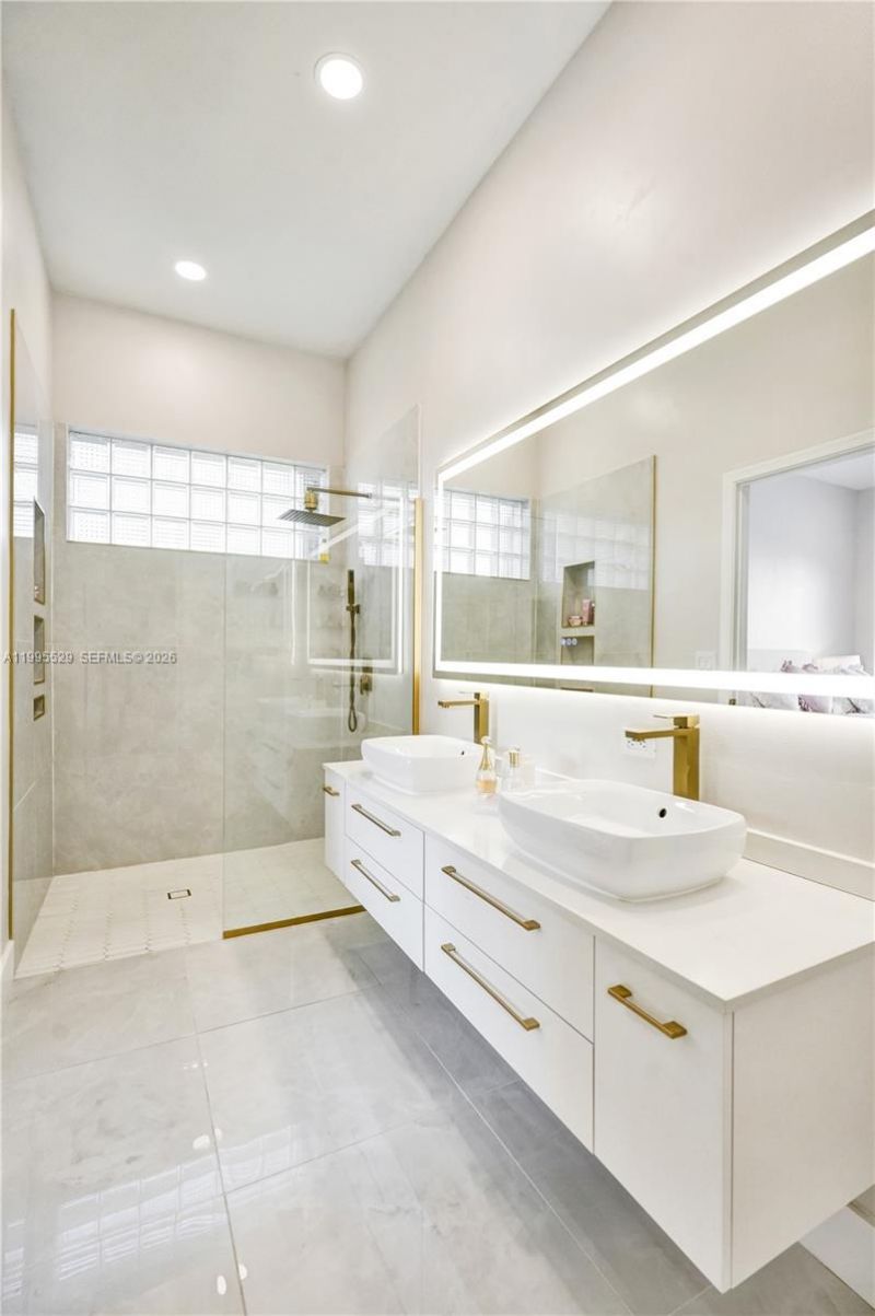 6928 NW 33rd St, Margate, FL 33063 Photo