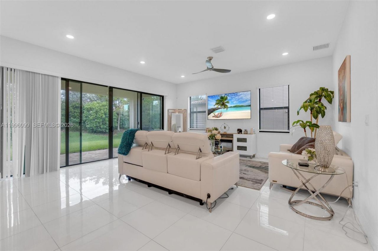 9150 Parkland Bay Dr, Parkland, FL 33076 Photo