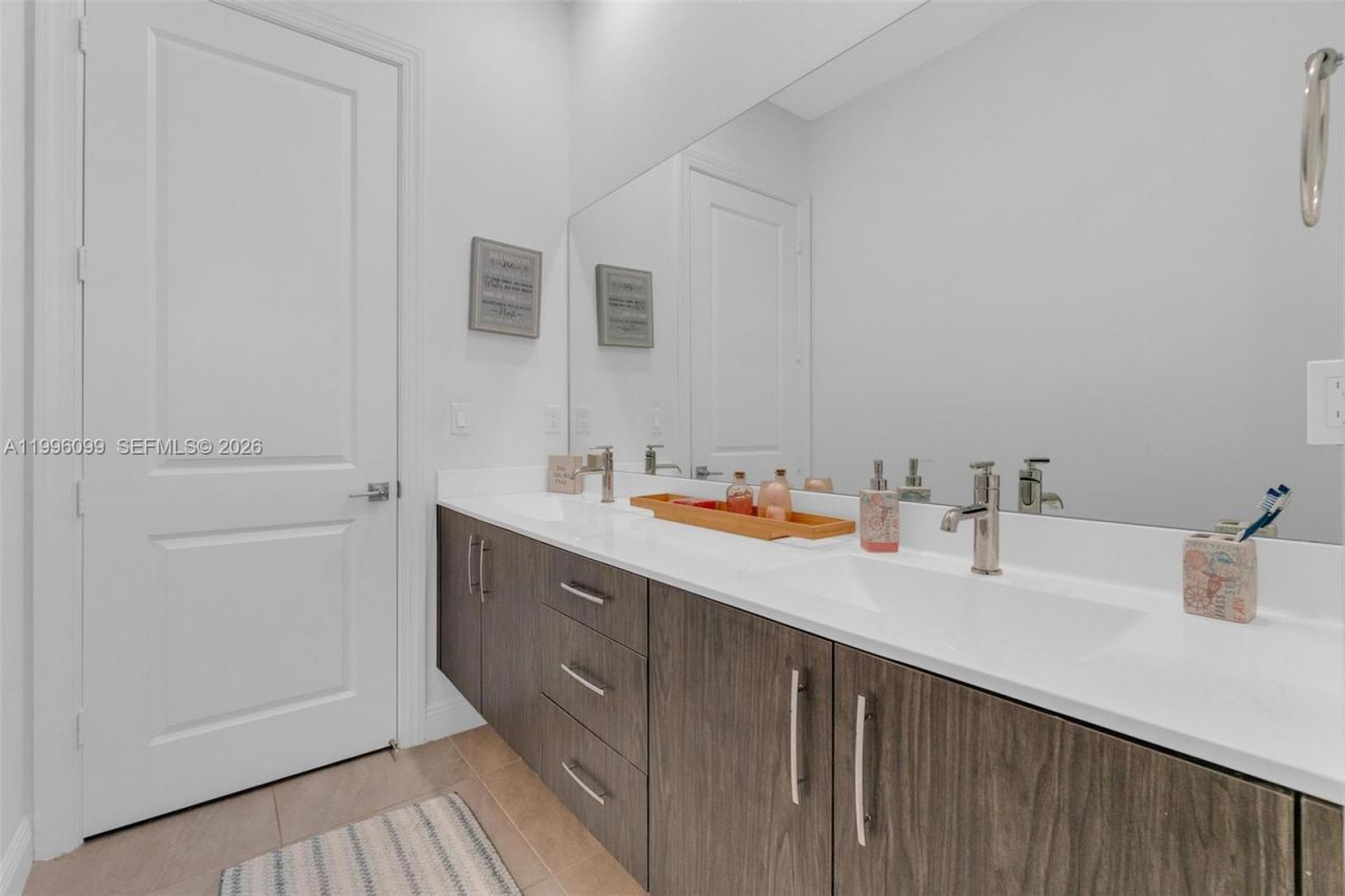 9150 Parkland Bay Dr, Parkland, FL 33076 Photo