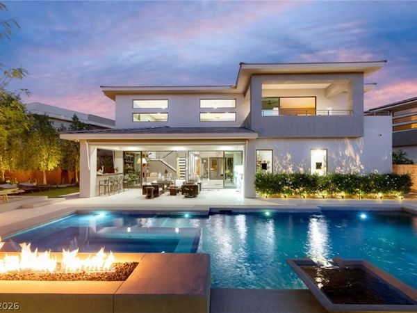 19 MOONFIRE Drive , Las Vegas, NV 89135