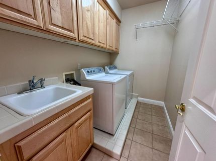 1661 Baines Ave, Sacramento, CA 95835 Photo