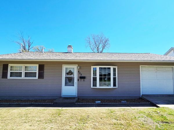 409 S Pleasant Avenue, Centralia, IL 62801