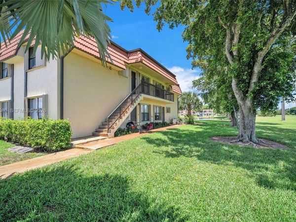 10015 NW 4th St , Unit 203, Pembroke Pines, FL 33024