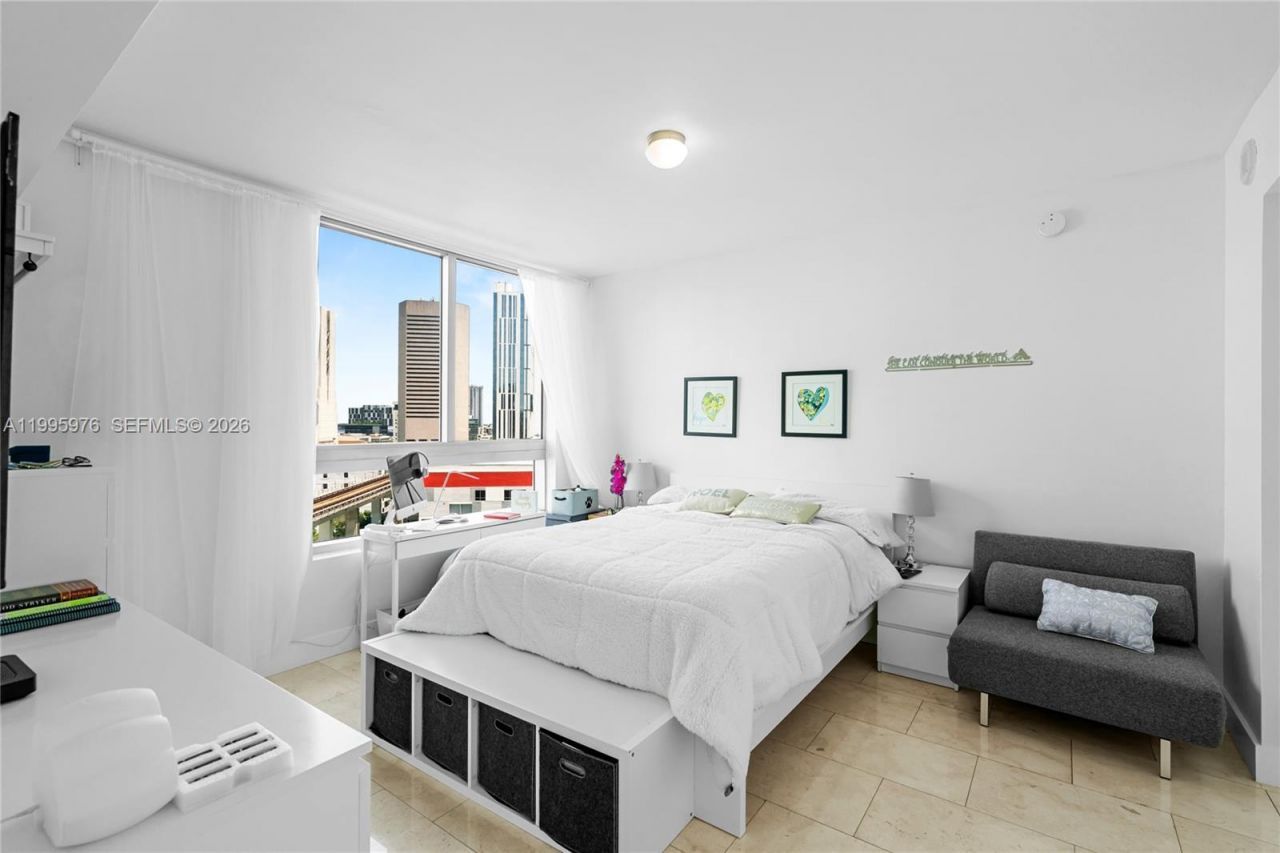 90 SW 3rd St, Unit 1209, Miami, FL 33130 Photo