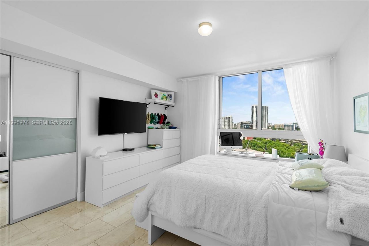 90 SW 3rd St, Unit 1209, Miami, FL 33130 Photo