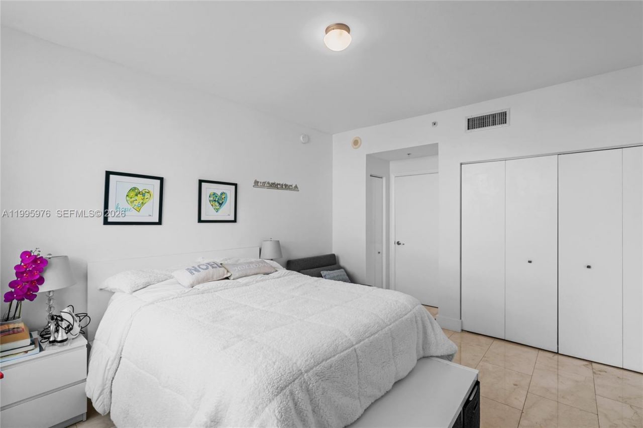 90 SW 3rd St, Unit 1209, Miami, FL 33130 Photo