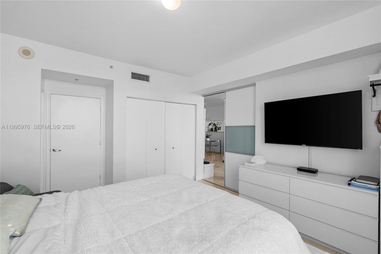 90 SW 3rd St, Unit 1209, Miami, FL 33130 Photo