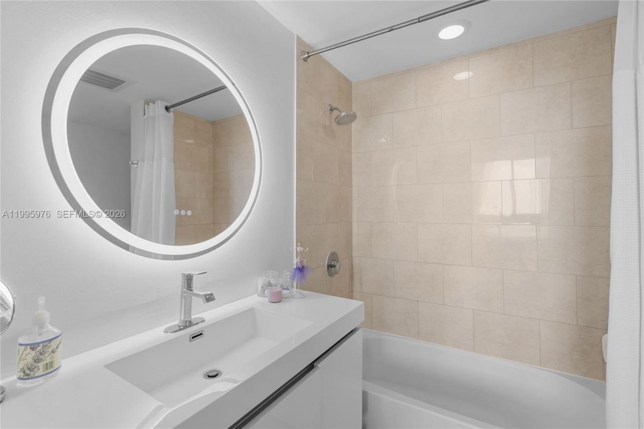 90 SW 3rd St, Unit 1209, Miami, FL 33130 Photo