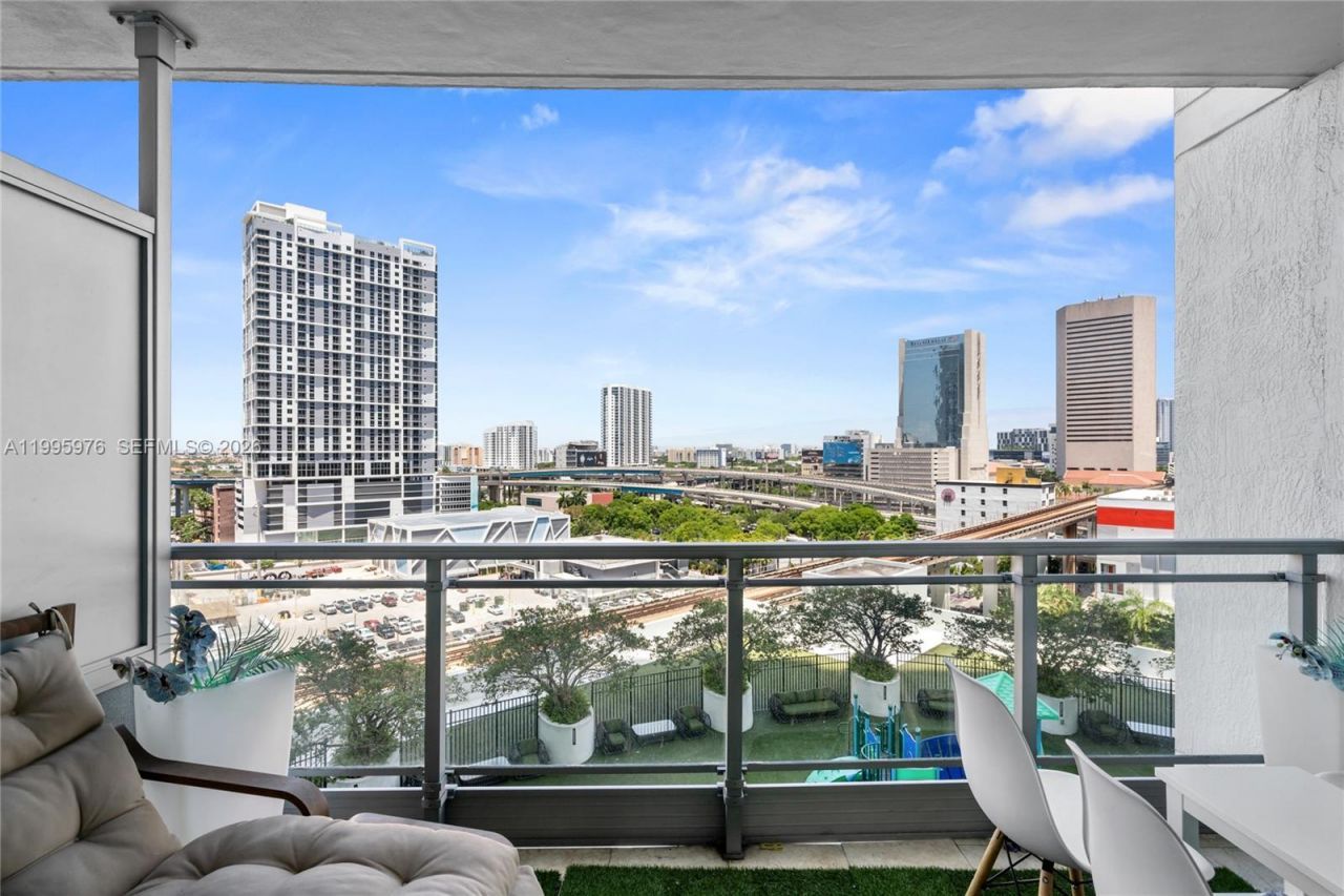 90 SW 3rd St, Unit 1209, Miami, FL 33130 Photo