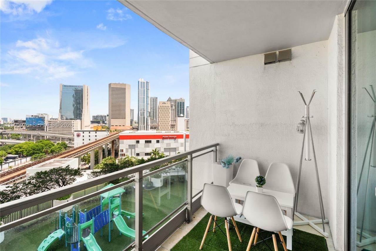 90 SW 3rd St, Unit 1209, Miami, FL 33130 Photo