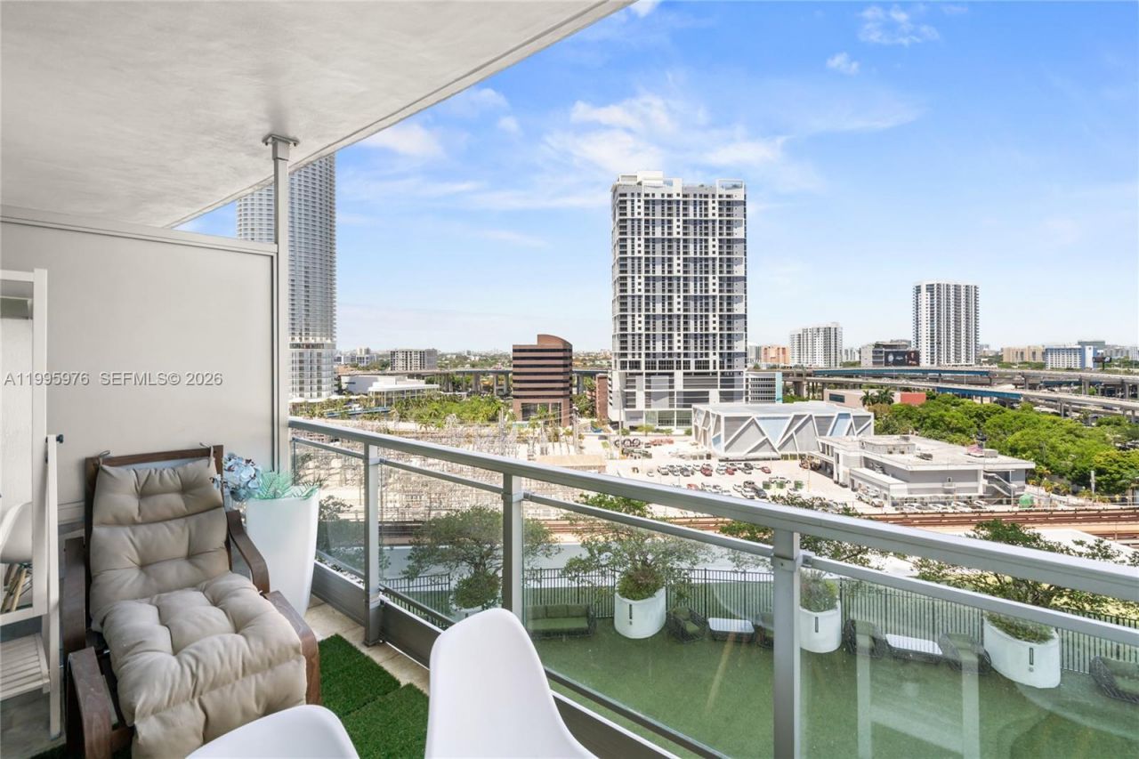 90 SW 3rd St, Unit 1209, Miami, FL 33130 Photo