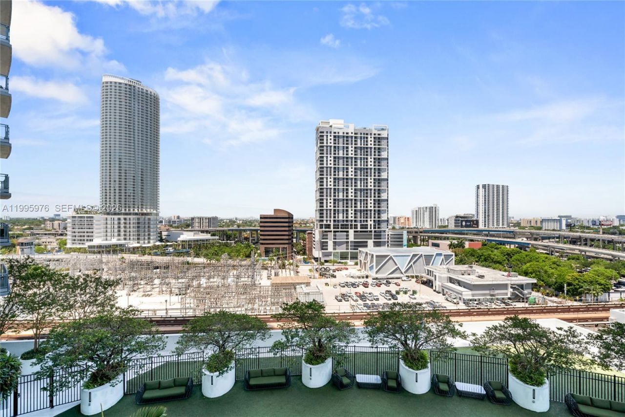 90 SW 3rd St, Unit 1209, Miami, FL 33130 Photo