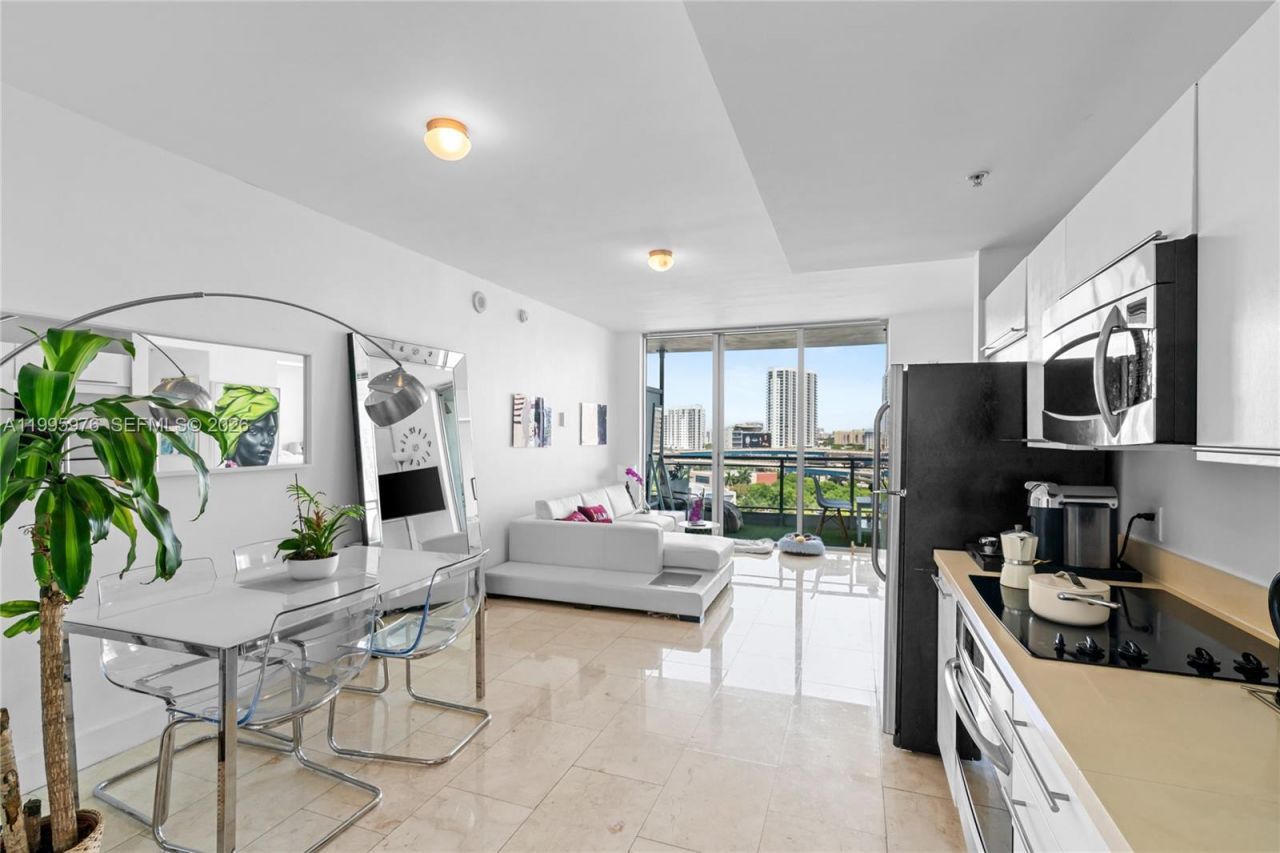 90 SW 3rd St, Unit 1209, Miami, FL 33130 Photo