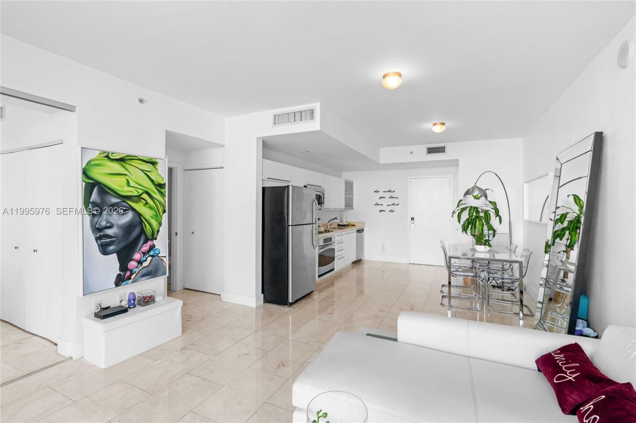 90 SW 3rd St, Unit 1209, Miami, FL 33130 Photo