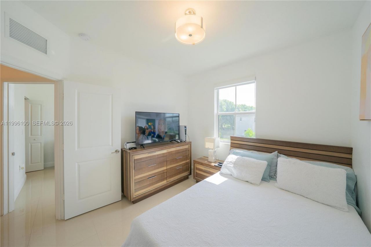 12448 NW 23rd Ct, Miami, FL 33167 Photo