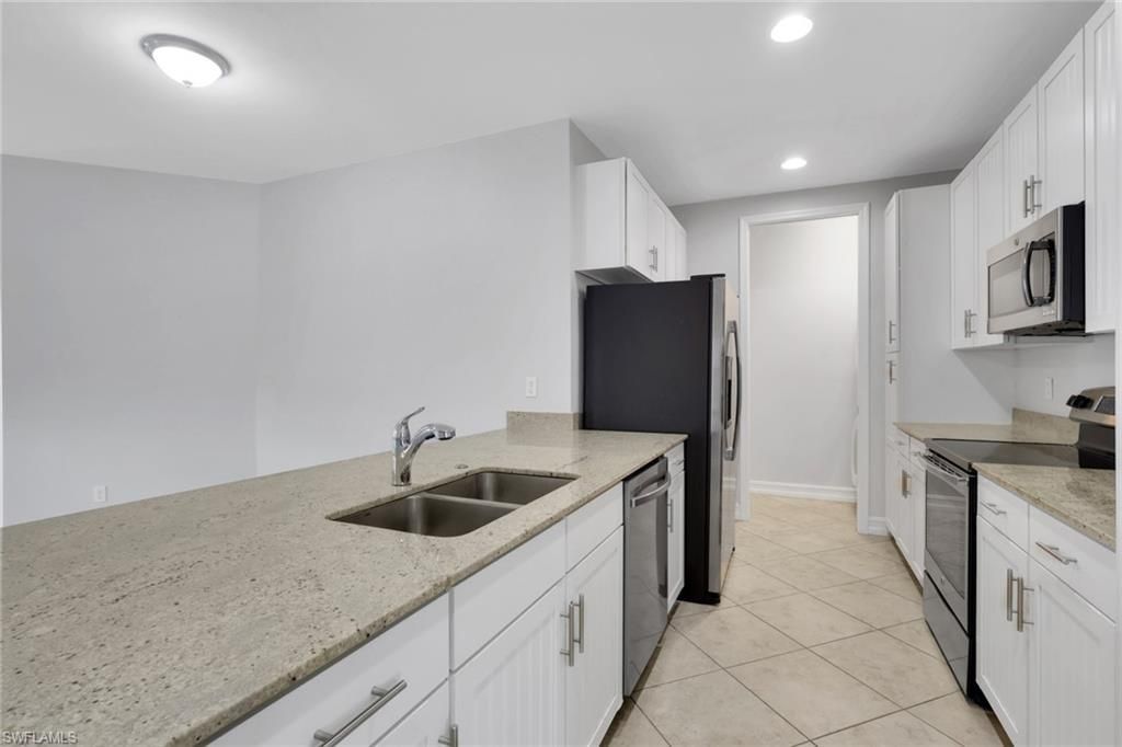 7738 Bristol Cir, Naples, FL 34120 Photo