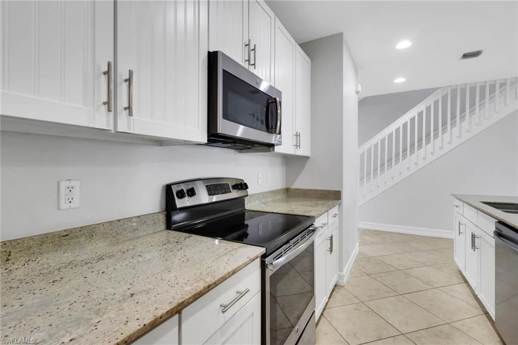 7738 Bristol Cir, Naples, FL 34120 Photo