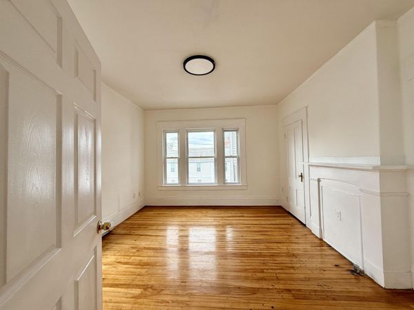 28 Brook Street, Unit 2, Manchester, NH 03104