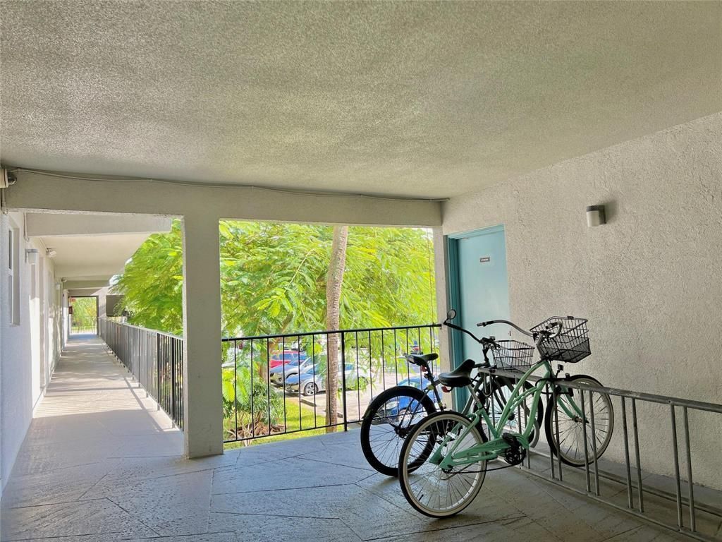 1785 N Andrews Square, Unit 202e, Fort Lauderdale, FL 33311 Photo