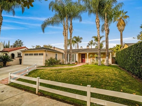 10419 Bloomfield Street, Toluca Lake, CA 91602