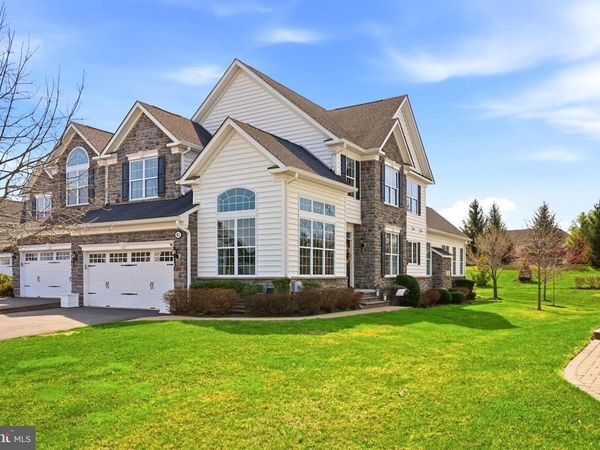 61 HILLYER LANE , NEWTOWN, PA 18940